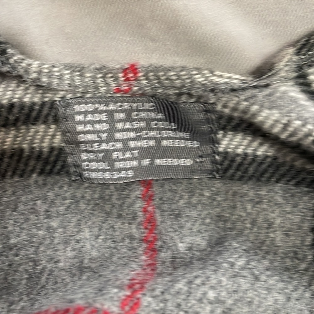 Blanket Scarf/shawlWrap in gray plaid - Picture 3 of 3
